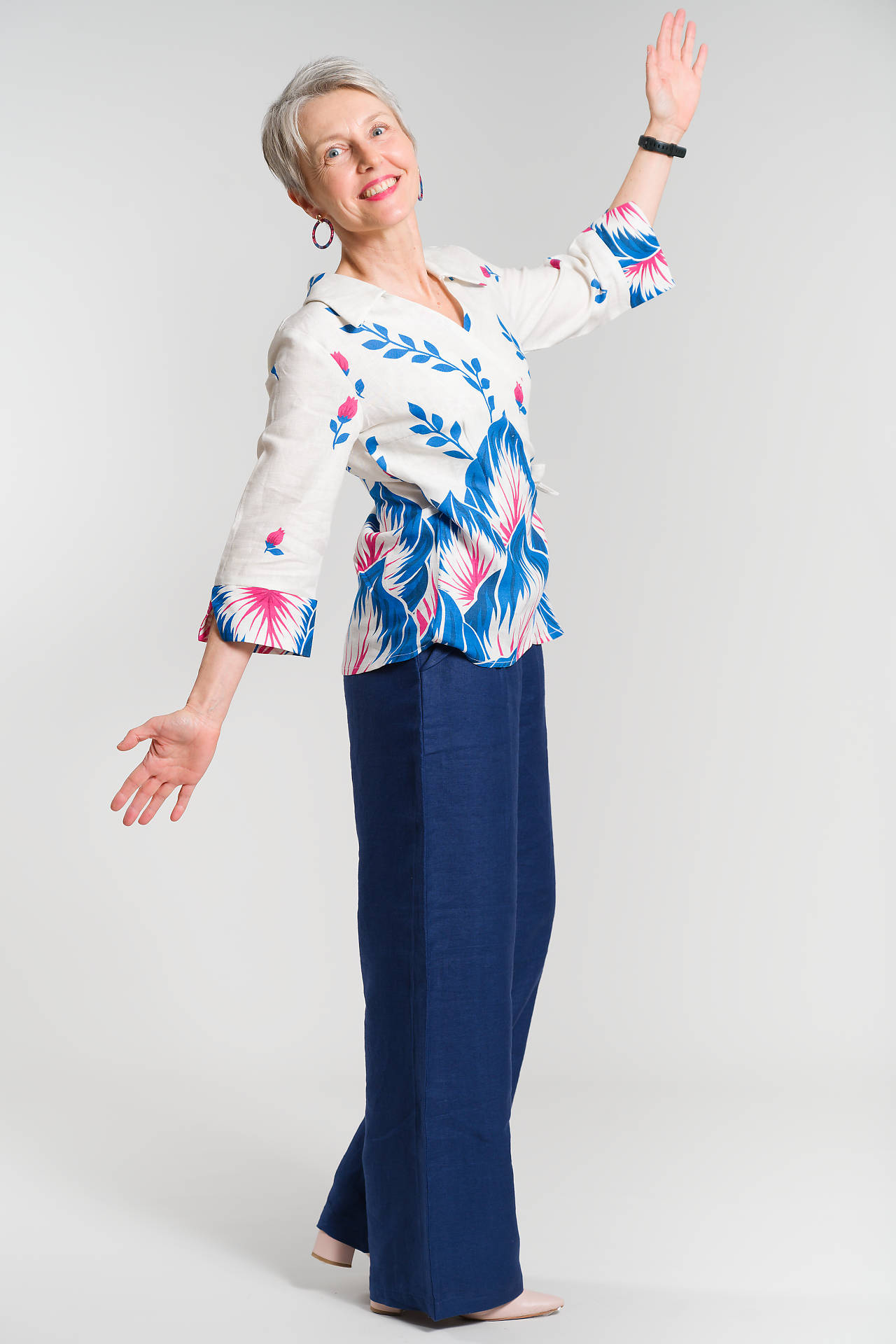 Frida linen wrap blouse – Image 2