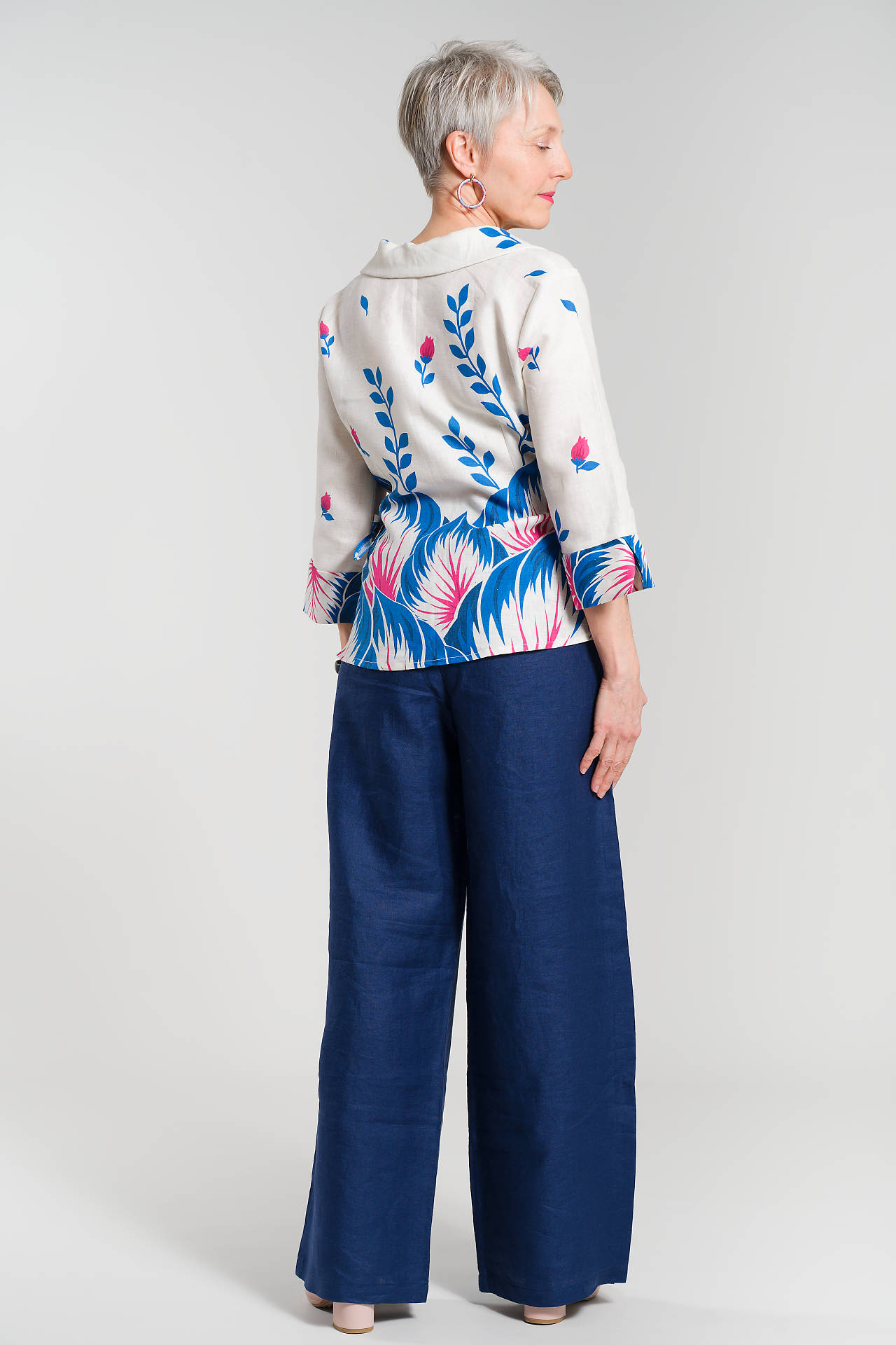 Frida linen wrap blouse – Image 3