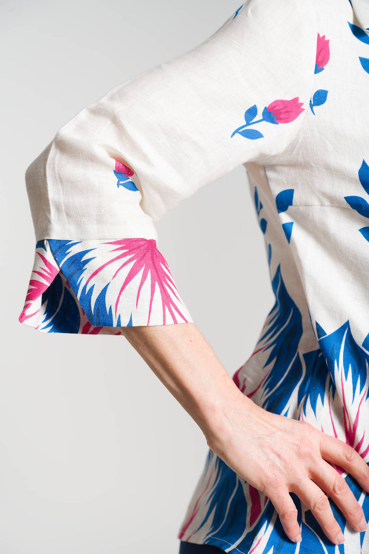 Frida linen wrap blouse – Image 5